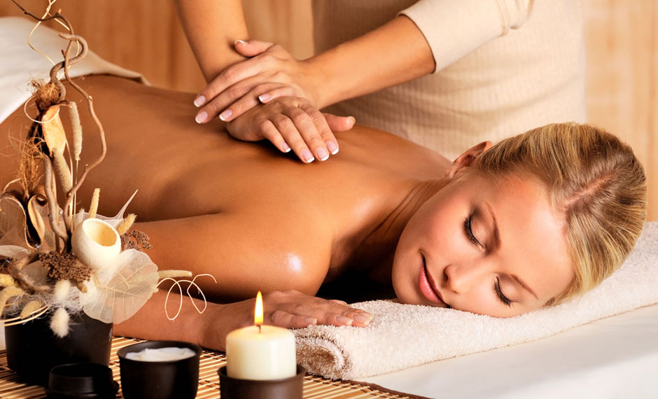 Massage kích thích các huyệt vị là cách hữu hiệu để bổ sung khí huyết cho cơ thể.