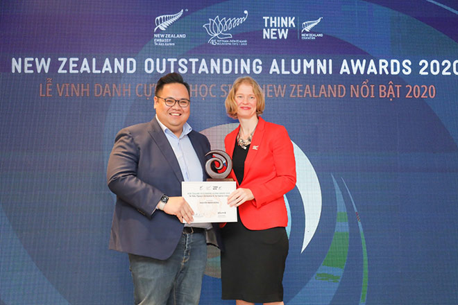 Hành trình đầy nỗ lực của anh Daniel đã được công nhận xứng đáng tại Lễ trao giải New Zealand Outstanding Alumni Award 2020.